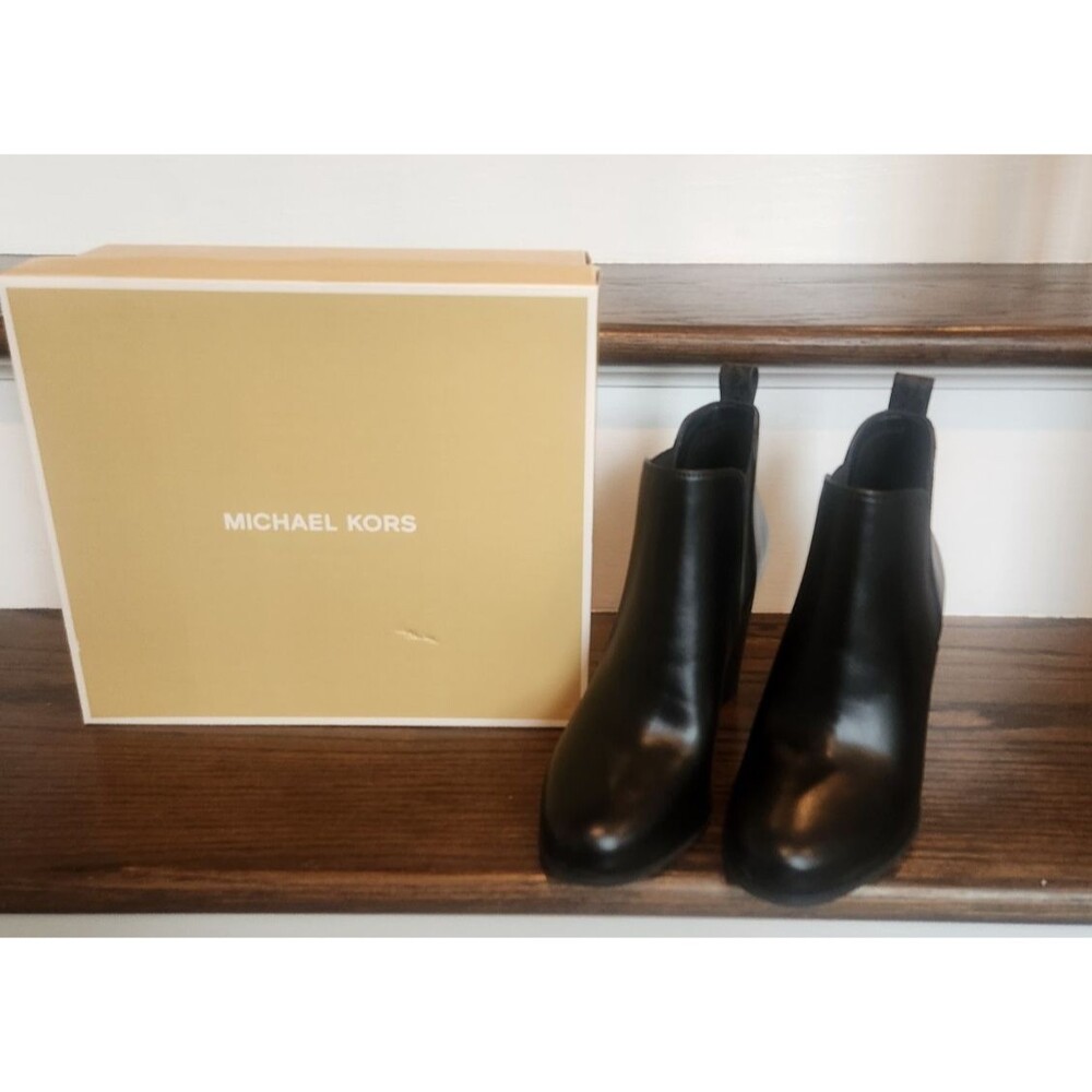 NIB-Michael Kors Evaline Heeled Booties Black Leather Ankle Boots Block Heel - 7 - Picture 3 of 13